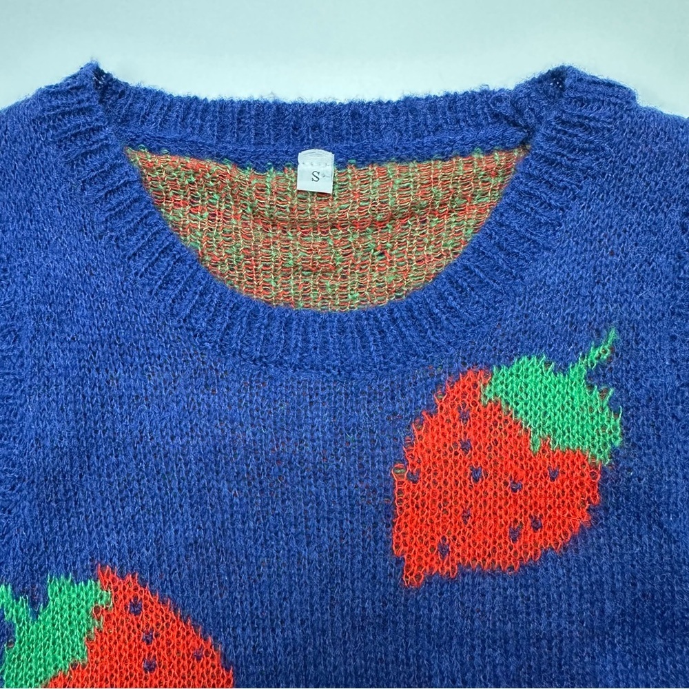 Strawberry print knit vest Womens XS Junior Small mohair blend pullover Kawaii - Picture 2 of 8